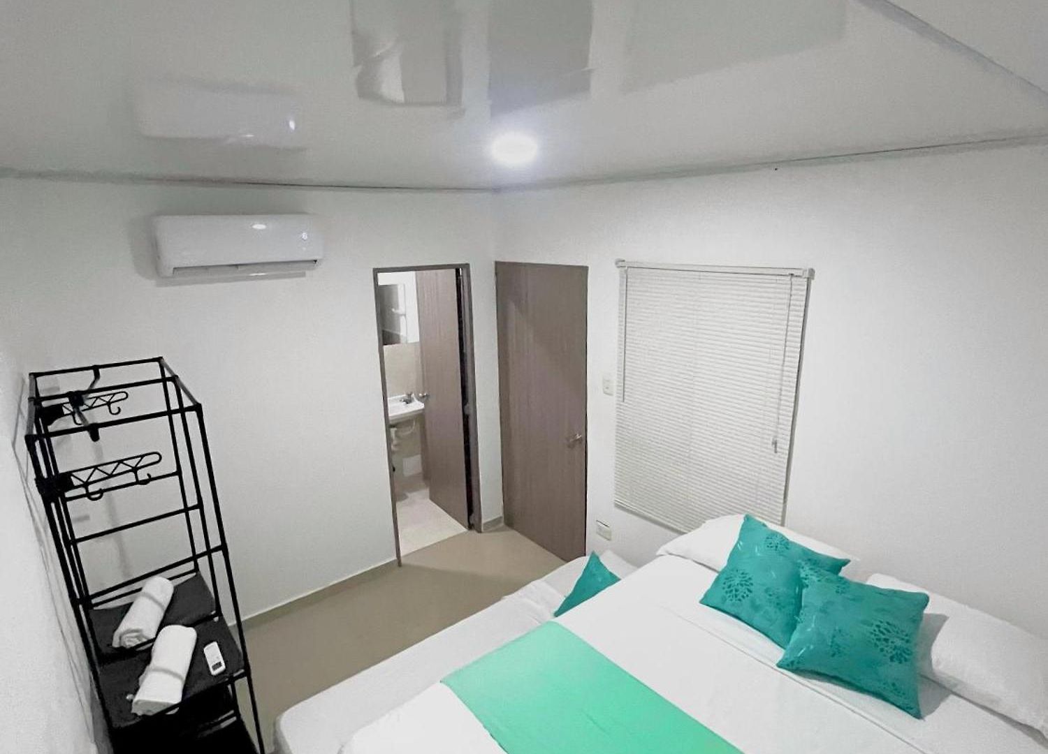 Shekinah House 3*
