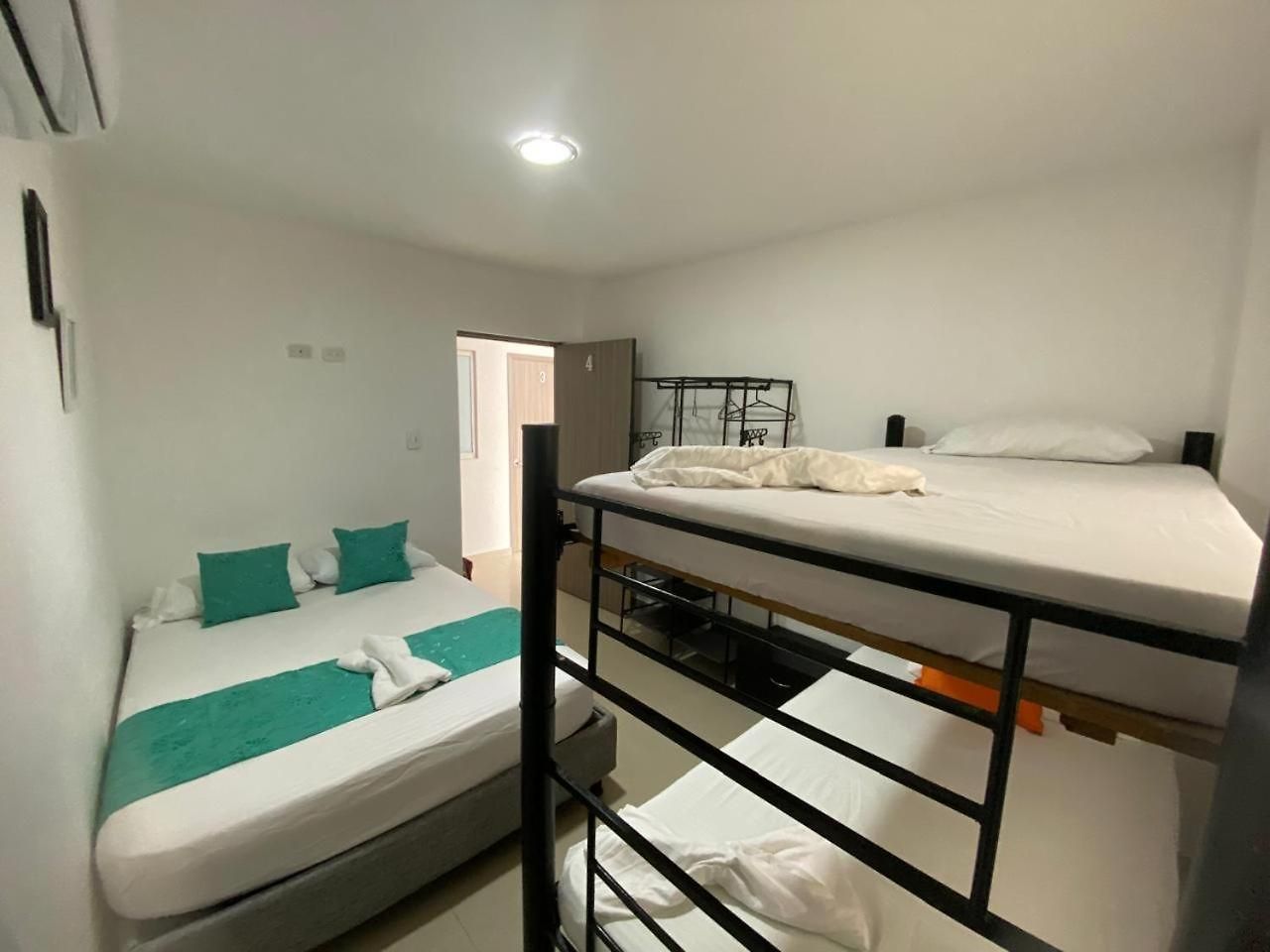 Shekinah House 3*