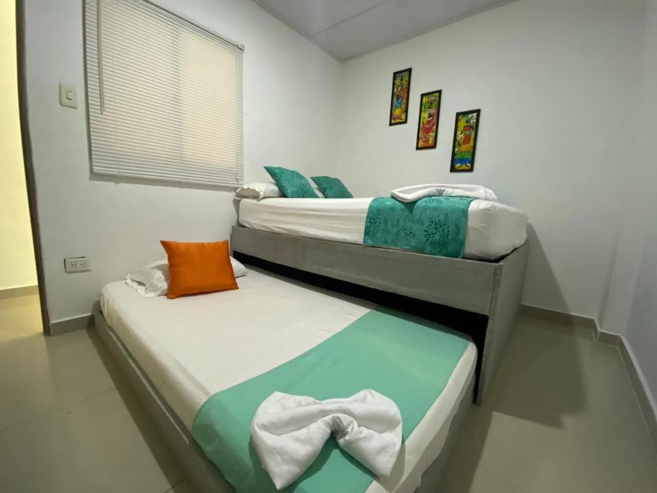 Pensión Shekinah House 3*