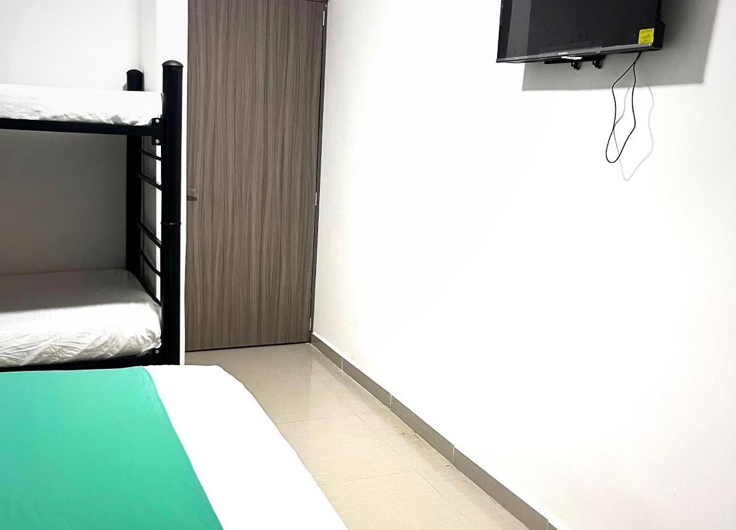 Shekinah House 3*