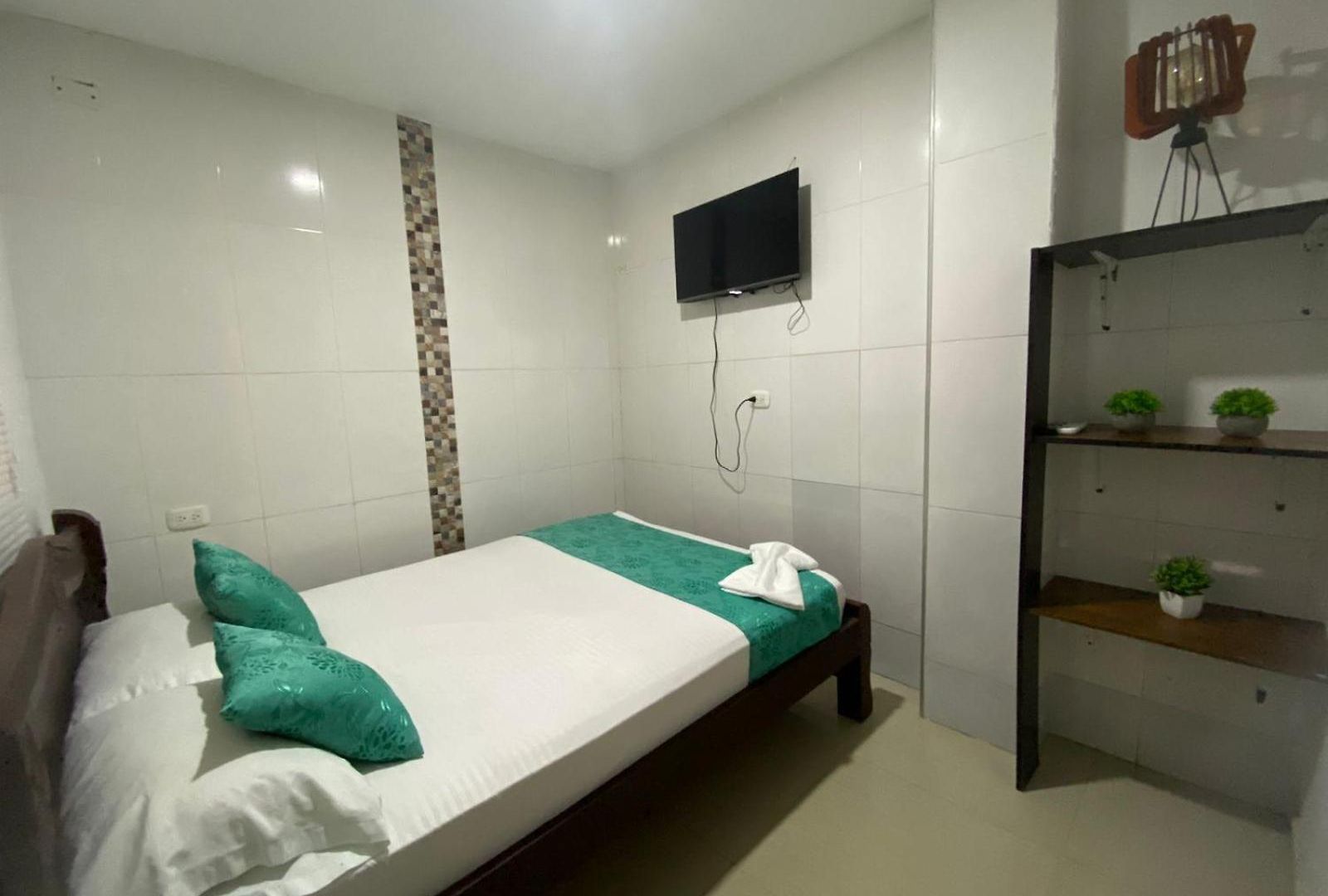 Shekinah House Pensión 3*