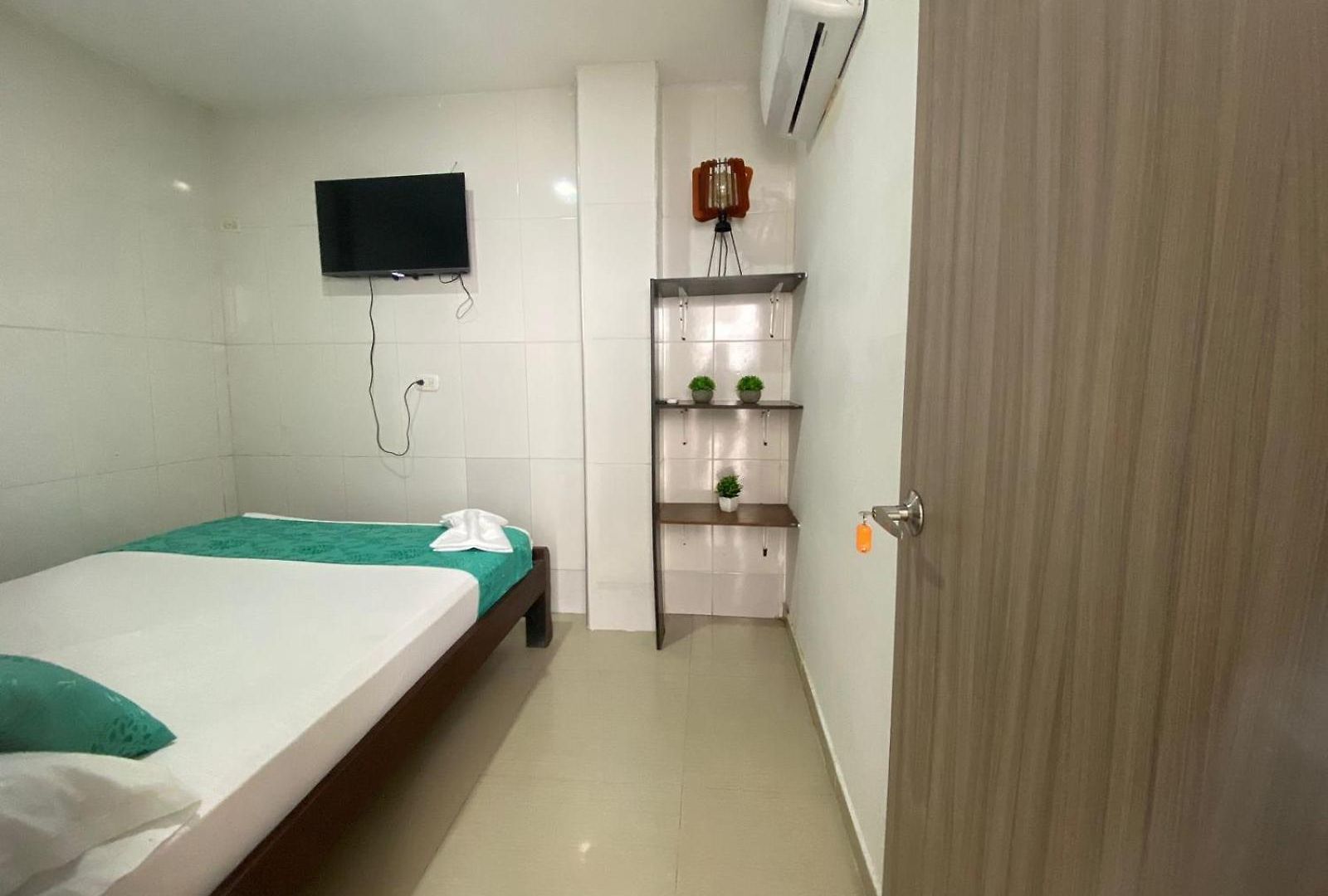 Shekinah House 3*