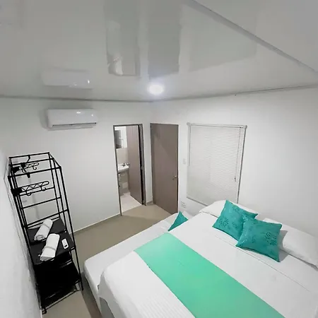 Shekinah House 3*